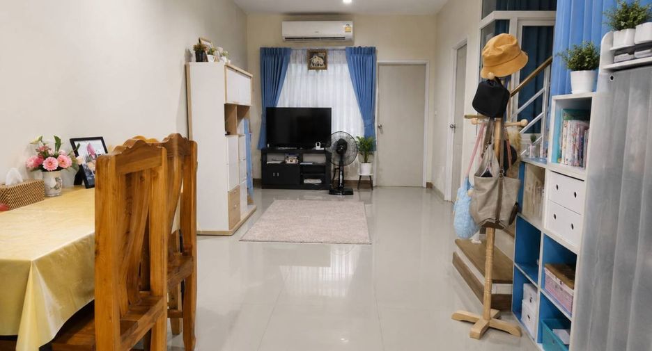 Reihenhaus zum Kauf mit 3 Zimmer in Thung Khru, Bangkok