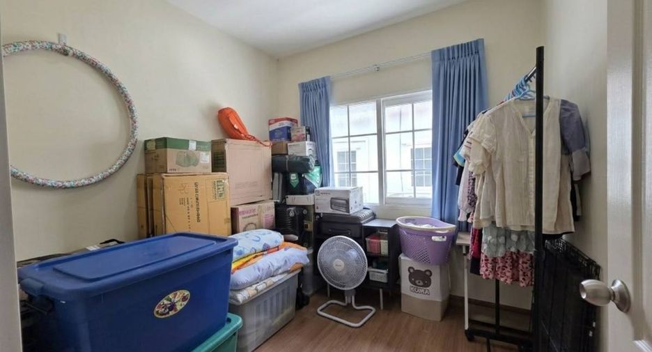 Reihenhaus zum Kauf mit 3 Zimmer in Thung Khru, Bangkok