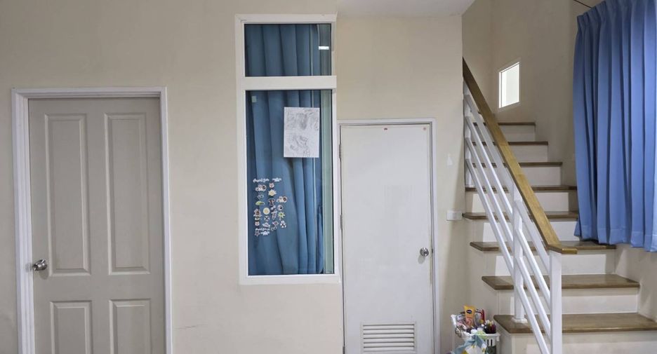 Reihenhaus zum Kauf mit 3 Zimmer in Thung Khru, Bangkok