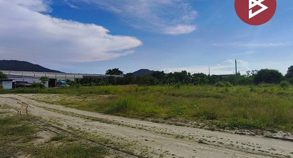 Terreno en venta en Ban Bueng, Chonburi