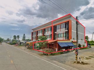 Local comercial en venta de 4 habitaciones en Si Racha, Chonburi