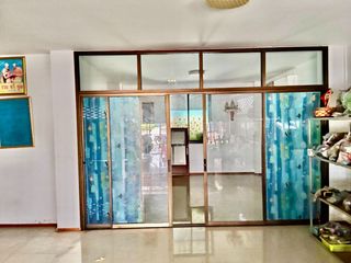 Local comercial en venta de 4 habitaciones en Si Racha, Chonburi