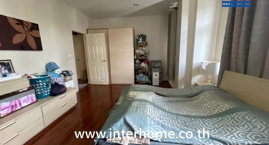 For sale 3 bedrooms house in Khan Na Yao, Bangkok