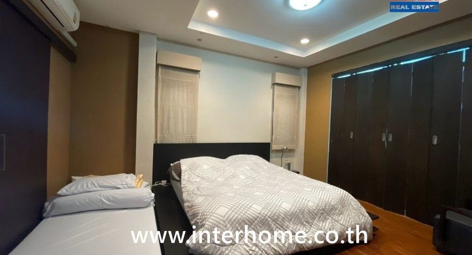 For sale 3 bedrooms house in Khan Na Yao, Bangkok