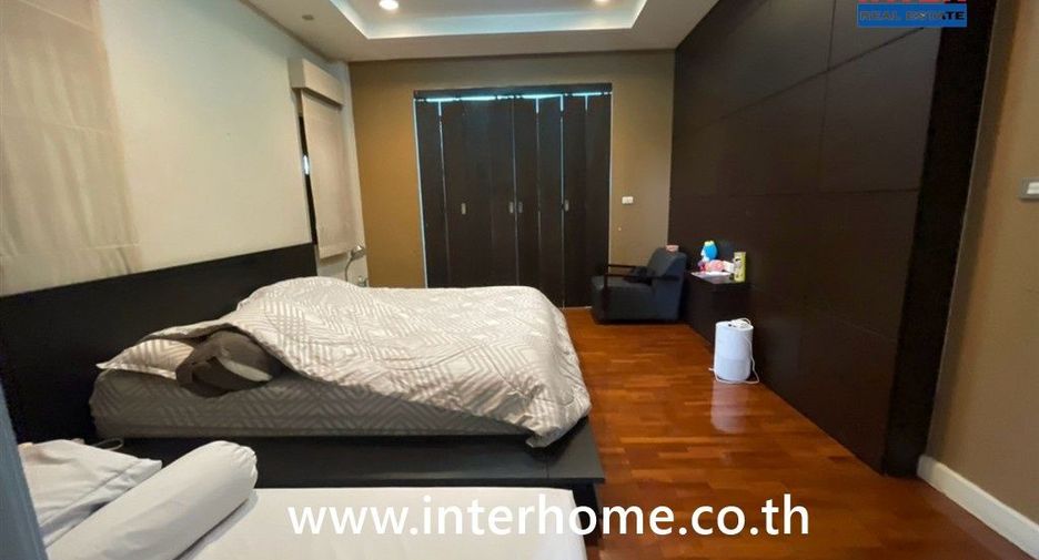 For sale 3 bedrooms house in Khan Na Yao, Bangkok