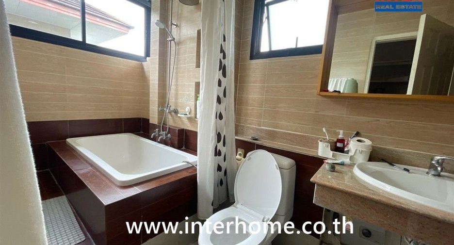 For sale 3 bedrooms house in Khan Na Yao, Bangkok