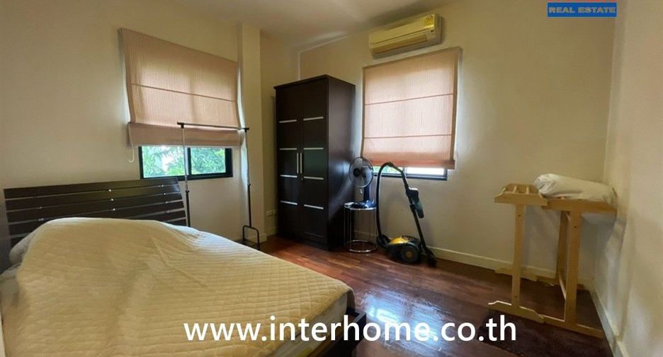 For sale 3 bedrooms house in Khan Na Yao, Bangkok