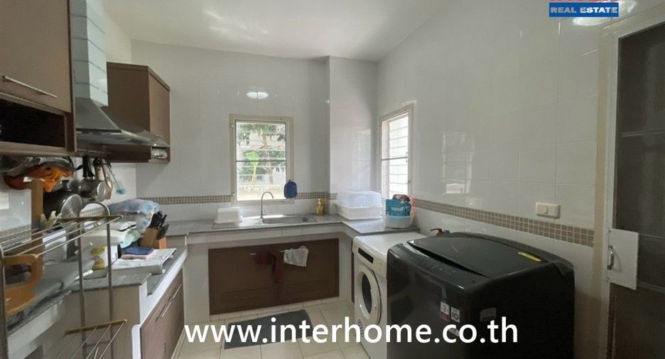 For sale 3 bedrooms house in Khan Na Yao, Bangkok