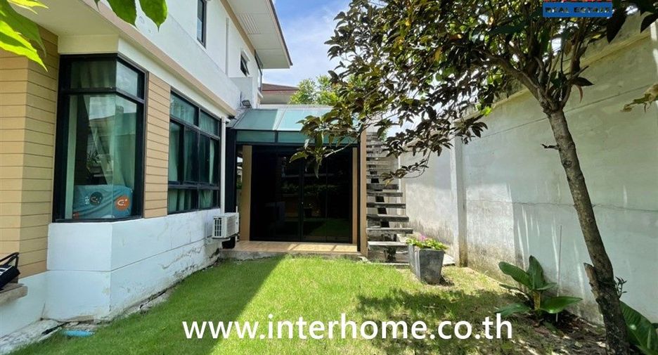 For sale 3 bedrooms house in Khan Na Yao, Bangkok