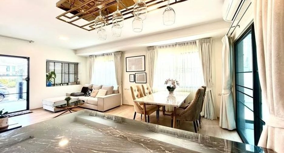 For rent 4 bedrooms condo in Bang Phli, Samut Prakan