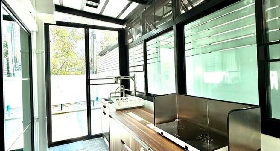 For rent 4 bedrooms condo in Bang Phli, Samut Prakan
