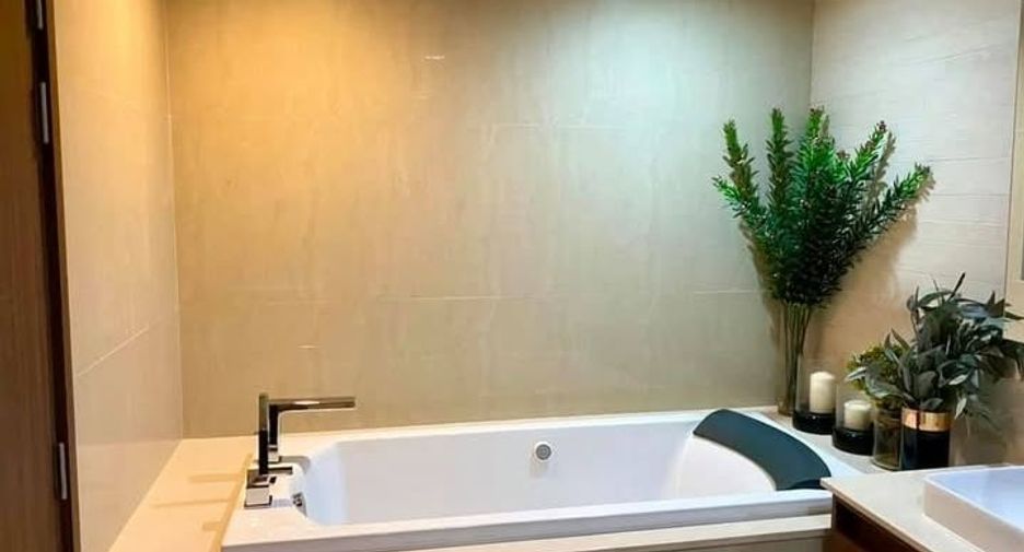For rent 2 bedrooms condo in Watthana, Bangkok