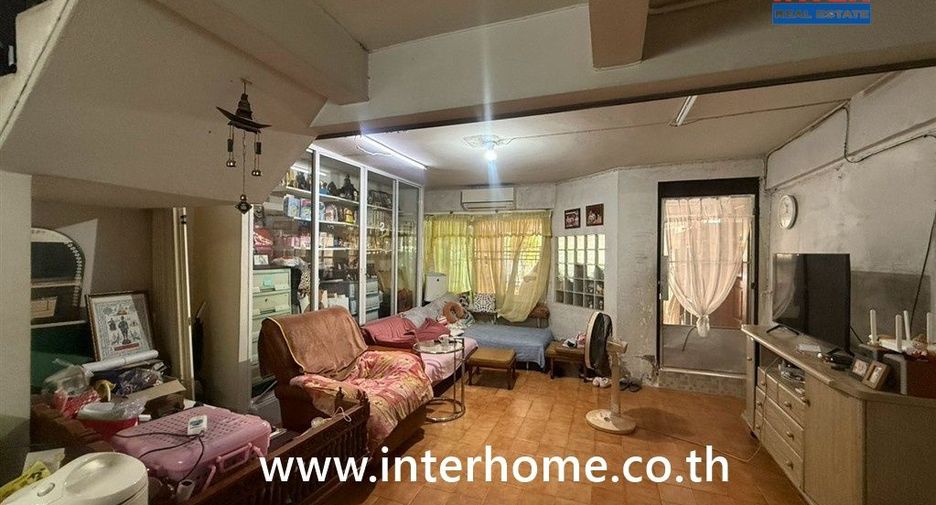 For sale 2 bedrooms townhouse in Bang Na, Bangkok