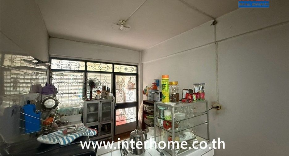 For sale 2 bedrooms townhouse in Bang Na, Bangkok