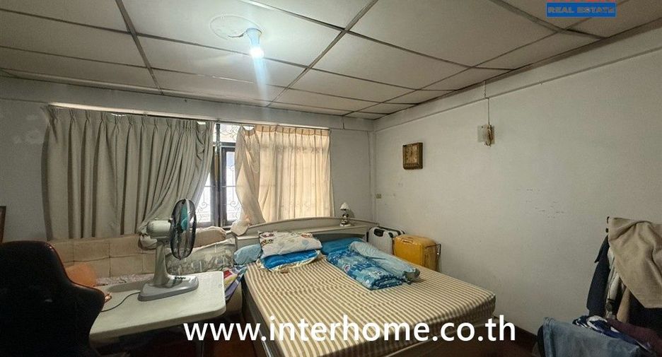 For sale 2 bedrooms townhouse in Bang Na, Bangkok