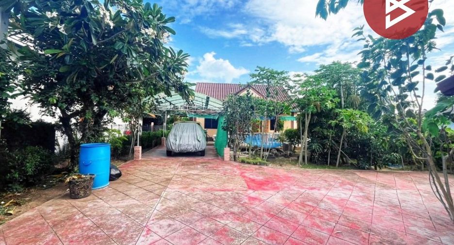 For sale 3 bedrooms house in Nong Ya Sai, Suphan Buri