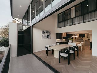 Haus zur Miete mit 5 Zimmer in Khlong Toei, Bangkok