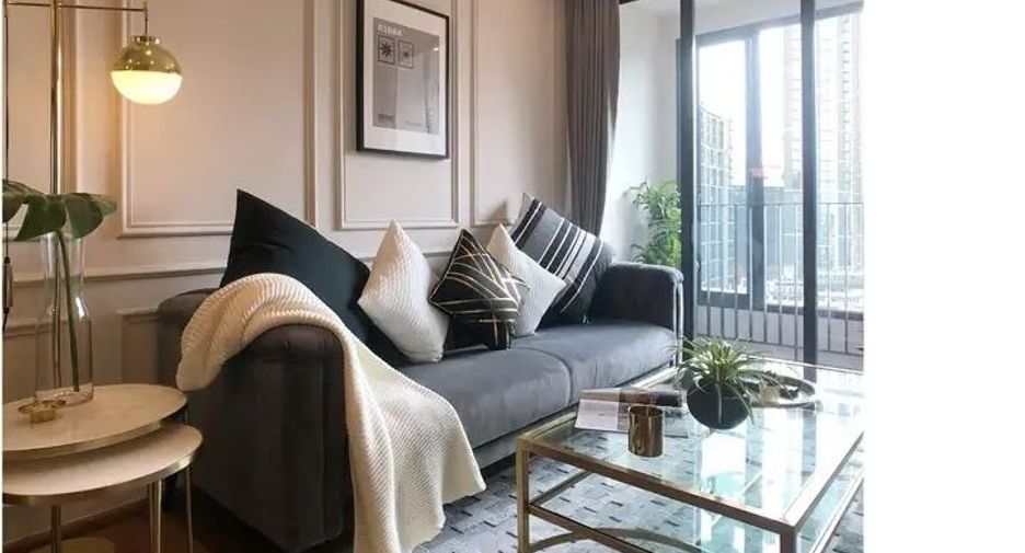 Condo en alquiler de 2 habitaciones en Huai Khwang, Bangkok