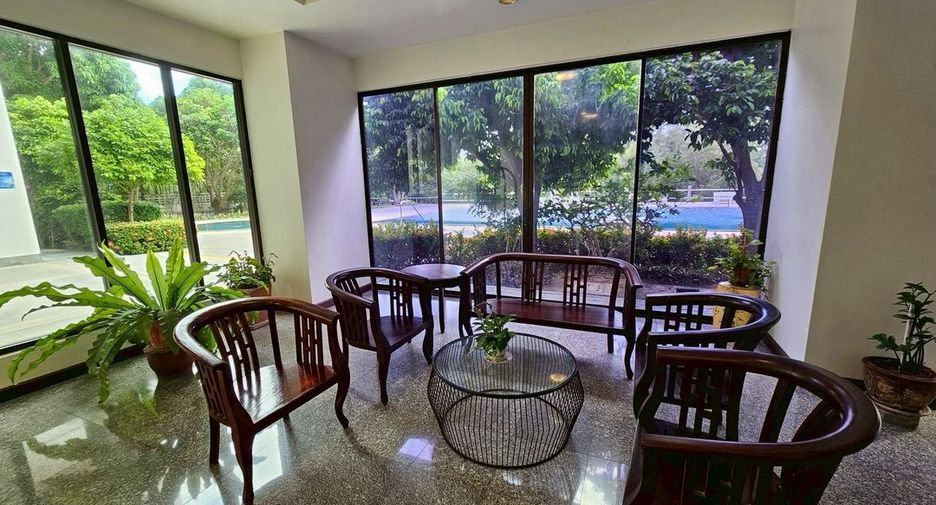 For sale 3 bedrooms condo in Na Jomtien, Pattaya