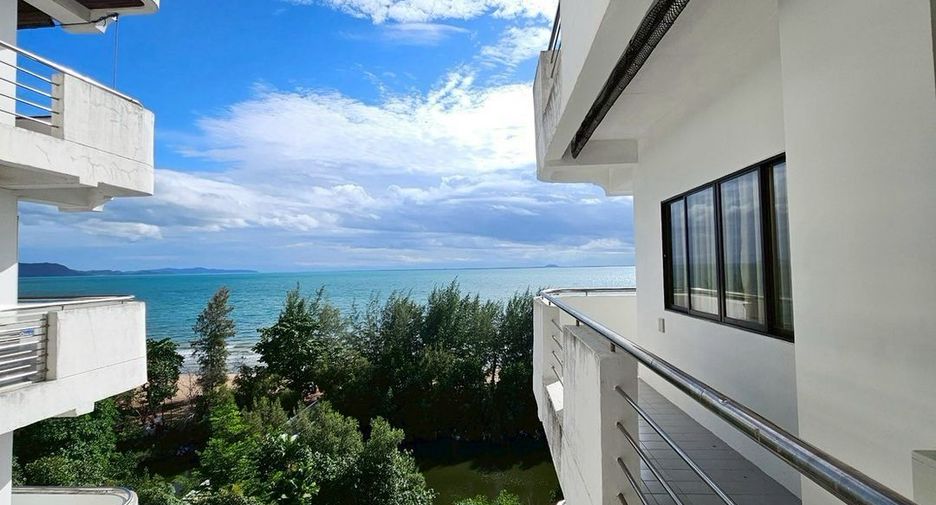 For sale 3 bedrooms condo in Na Jomtien, Pattaya
