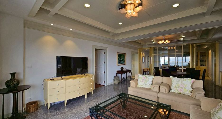 For sale 3 bedrooms condo in Na Jomtien, Pattaya