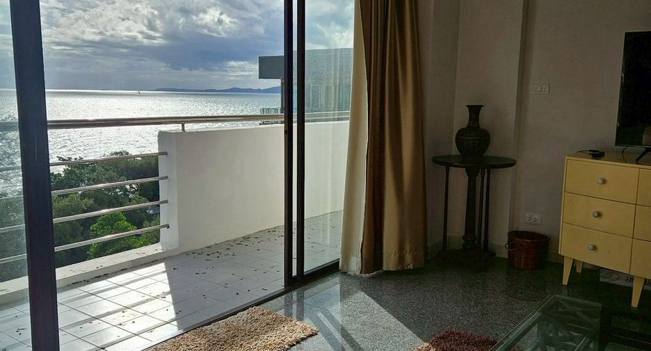 For sale 3 bedrooms condo in Na Jomtien, Pattaya