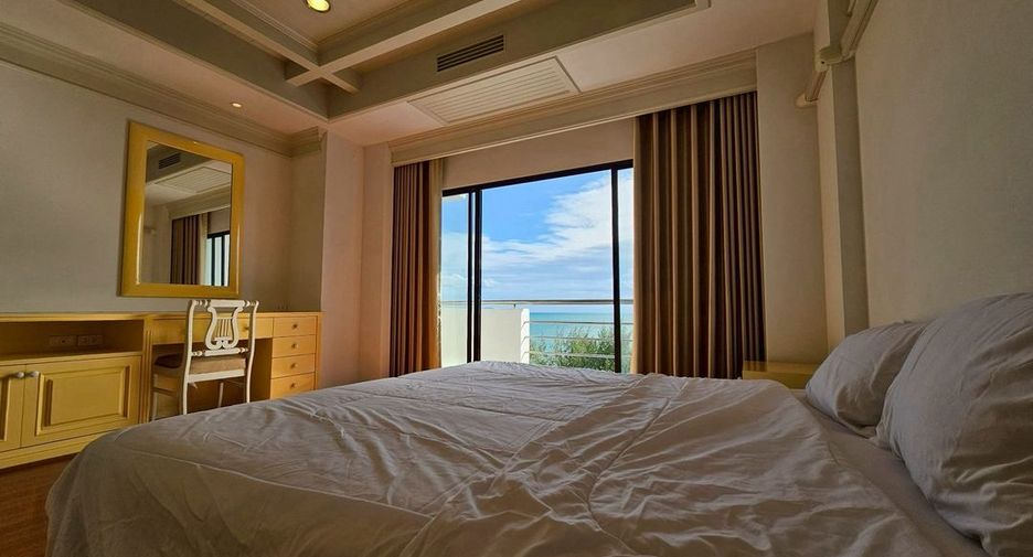 For sale 3 bedrooms condo in Na Jomtien, Pattaya