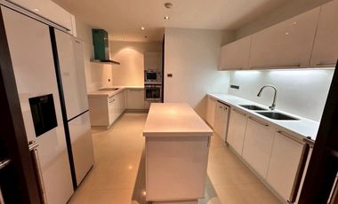 À louer et à vendre 4 chambres condo à Khlong Toei, Bangkok