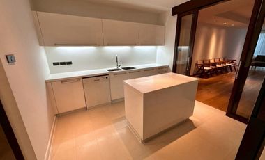 À louer et à vendre 4 chambres condo à Khlong Toei, Bangkok
