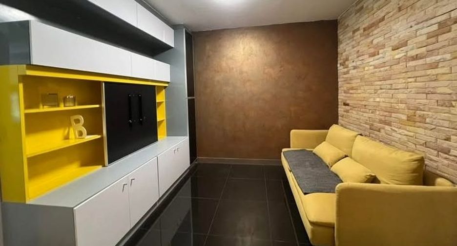 For rent 2 bedrooms condo in Yan Nawa, Bangkok