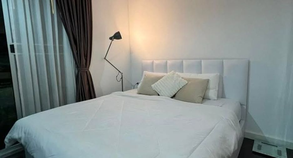For rent 2 bedrooms condo in Yan Nawa, Bangkok