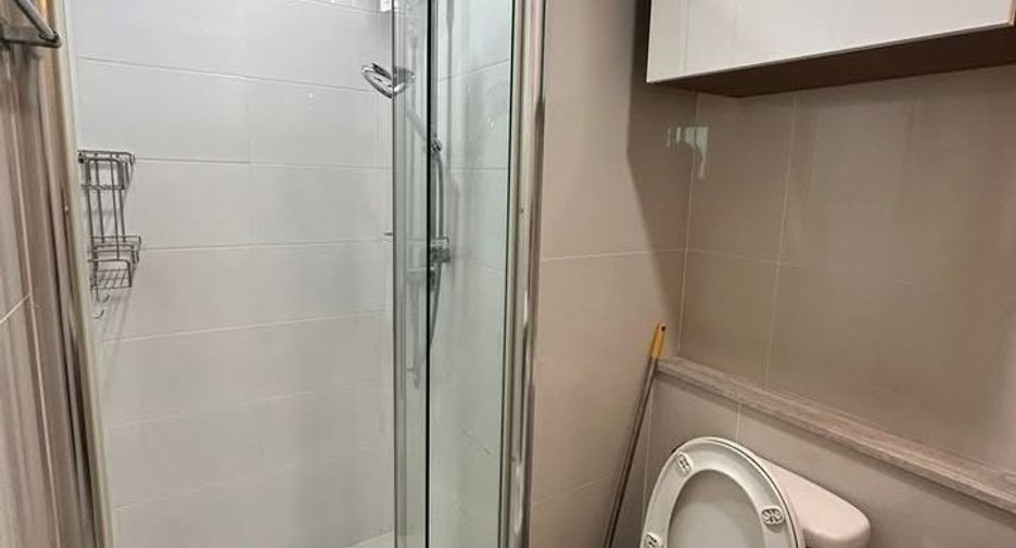 For rent 2 bedrooms condo in Yan Nawa, Bangkok