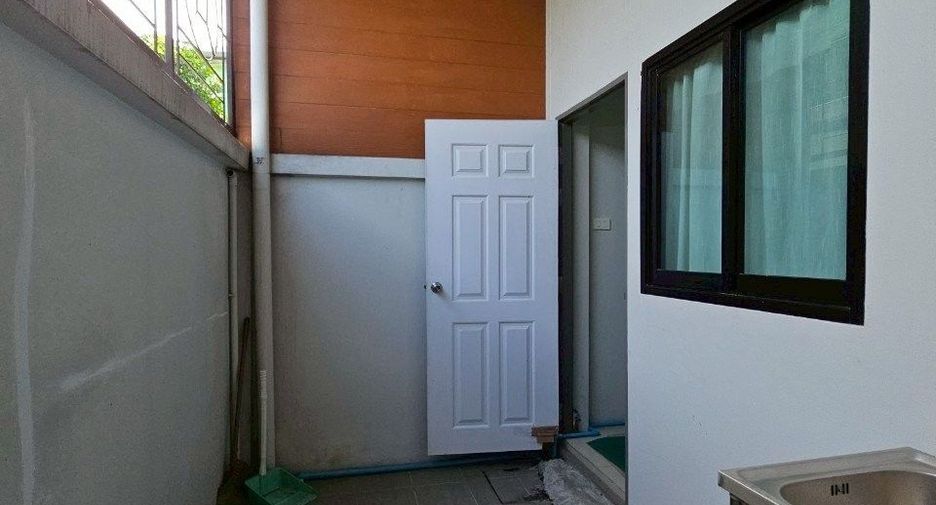 For sale 2 bedrooms retail Space in Mueang Chon Buri, Chonburi
