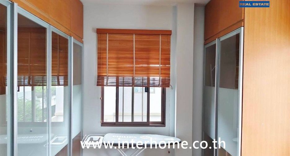 For sale 3 bedrooms house in Khan Na Yao, Bangkok