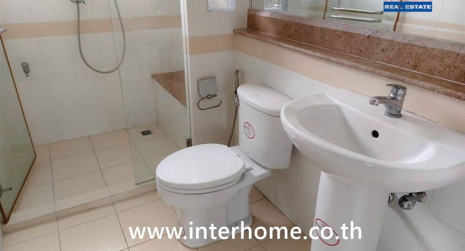 For sale 3 bedrooms house in Khan Na Yao, Bangkok