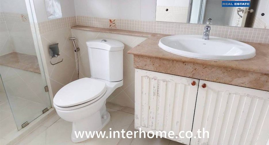 For sale 3 bedrooms house in Khan Na Yao, Bangkok