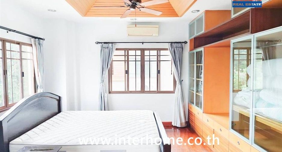For sale 3 bedrooms house in Khan Na Yao, Bangkok