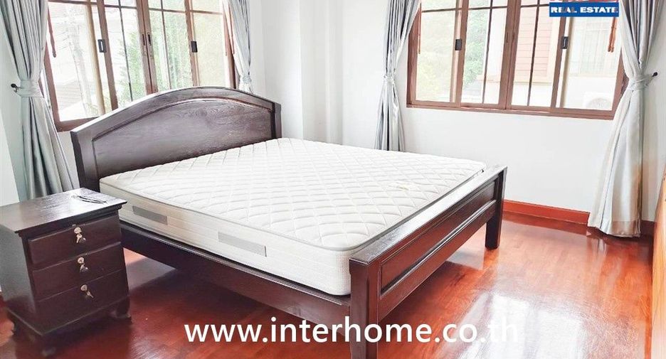 For sale 3 bedrooms house in Khan Na Yao, Bangkok