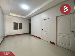 À vendre 4 chambres maison de ville à Plaeng Yao, Chachoengsao