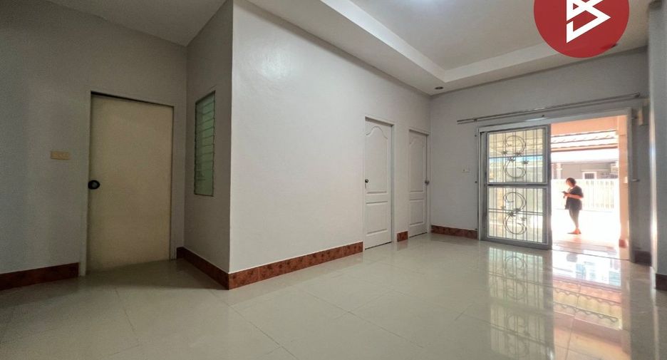 À vendre 4 chambres maison de ville à Plaeng Yao, Chachoengsao