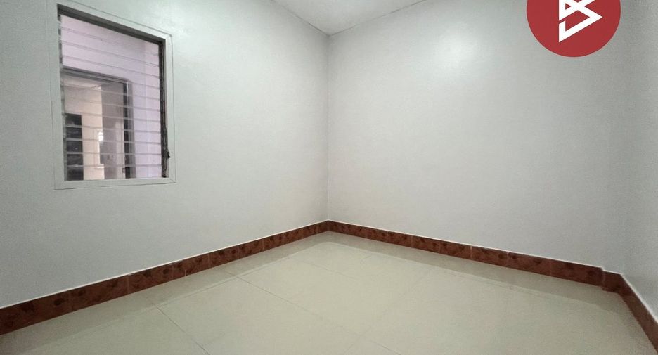 À vendre 4 chambres maison de ville à Plaeng Yao, Chachoengsao