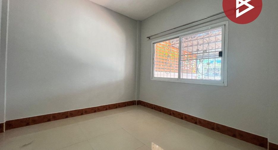 À vendre 4 chambres maison de ville à Plaeng Yao, Chachoengsao