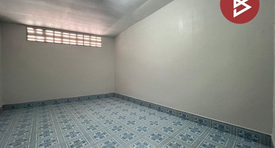 À vendre 4 chambres maison de ville à Plaeng Yao, Chachoengsao