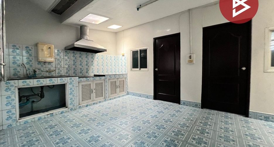 À vendre 4 chambres maison de ville à Plaeng Yao, Chachoengsao
