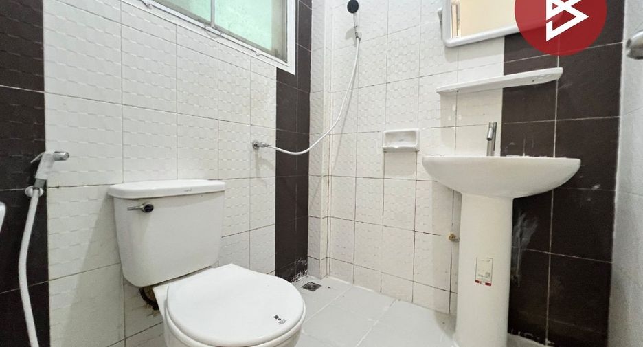À vendre 4 chambres maison de ville à Plaeng Yao, Chachoengsao