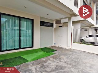 For sale 3 ベッドルーム townhouse in Sam Phran, Nakhon Pathom