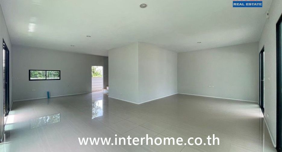 Casa en venta de 4 habitaciones en Bang Pakong, Chachoengsao