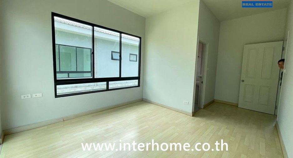 Casa en venta de 4 habitaciones en Bang Pakong, Chachoengsao