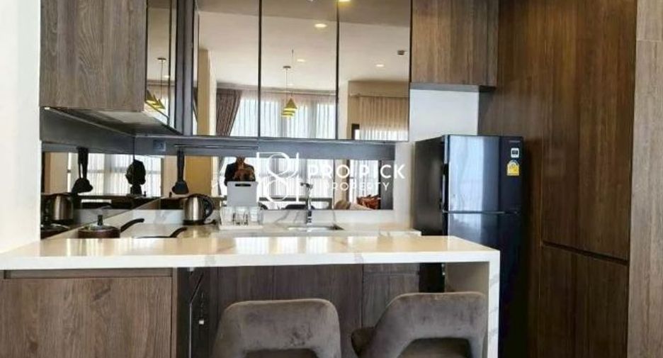 For rent 2 bedrooms condo in Watthana, Bangkok
