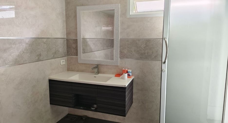 For sale 2 ベッドルーム villa in Bang Lamung, Chonburi